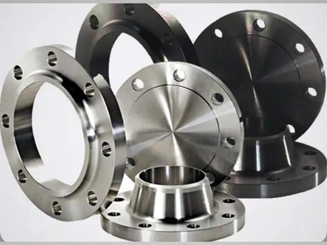Forged steel flanges in assorted sizes